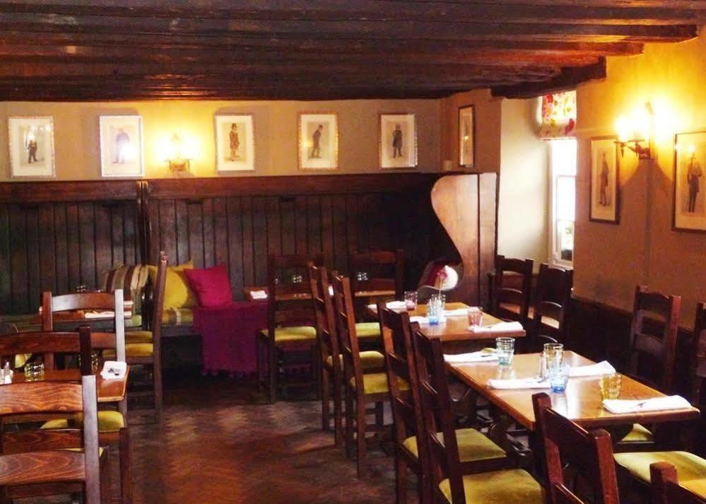 The George Inn Lower Brailes Bagian luar foto